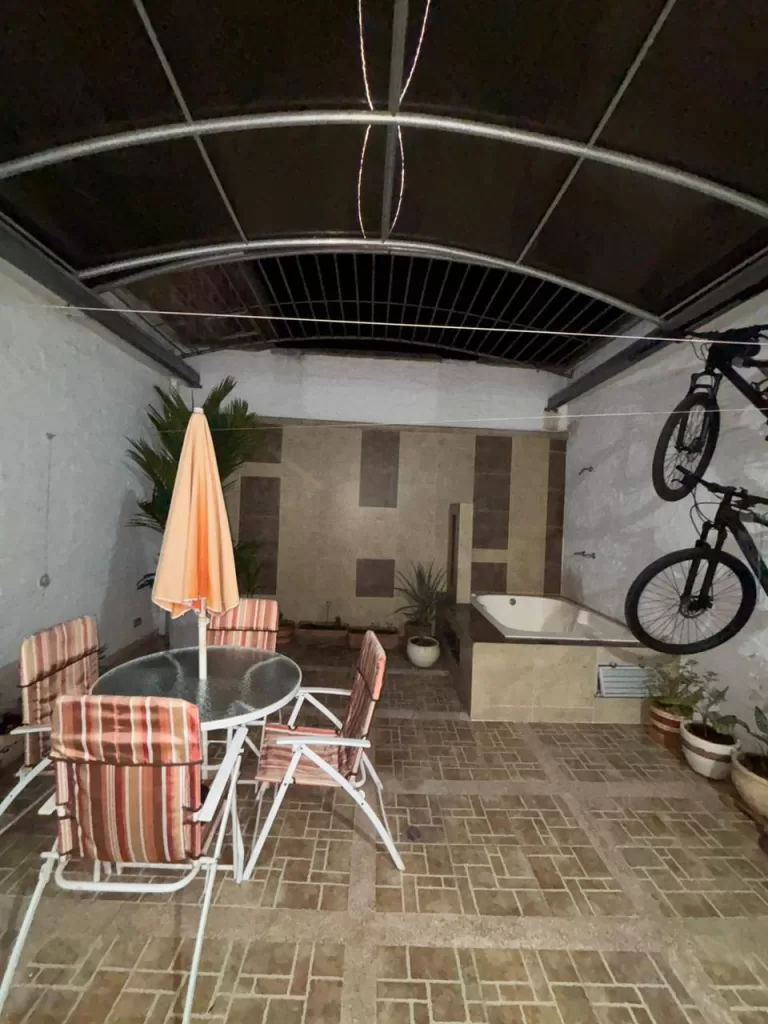 SE VENDE CASA EN LAURELES, CARTAGO VALLE