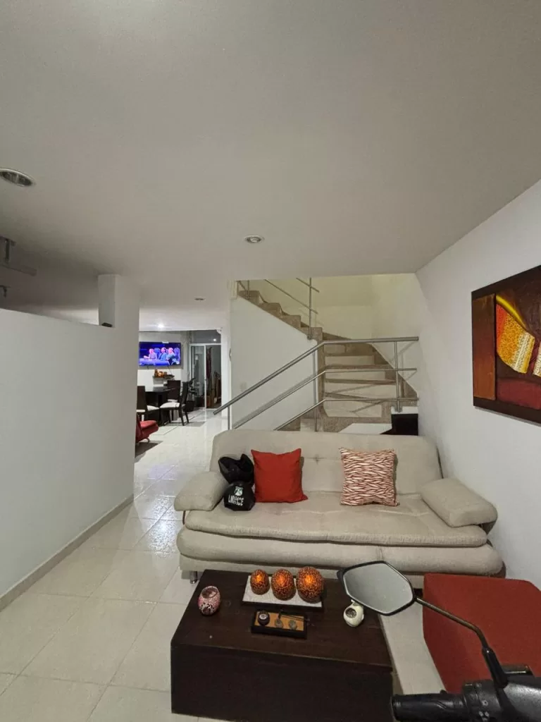 SE VENDE CASA EN LAURELES, CARTAGO VALLE