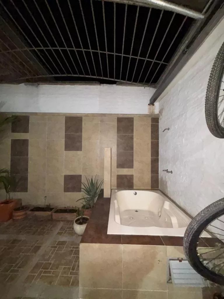 SE VENDE CASA EN LAURELES, CARTAGO VALLE