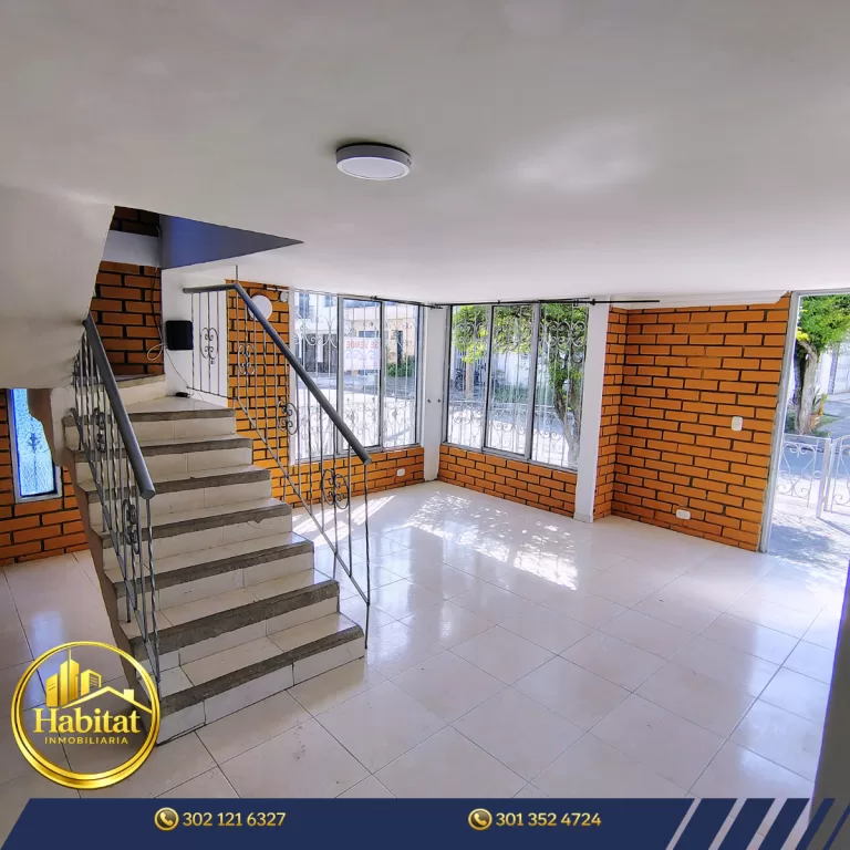 SE VENDE CASA ESQUINERA – LAURELES